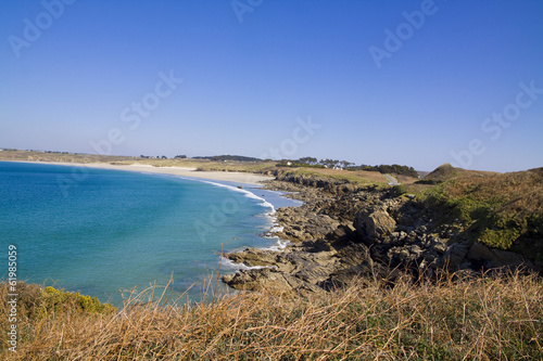 view of the sea in Brittany, on a sunny day © minik
