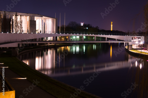 Berliner Kanzleramt an der Spree