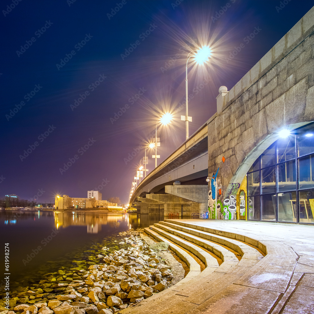 Fototapeta premium Evening Kiev on the Dnieper River