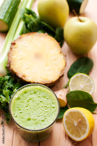 healthy green detox juice