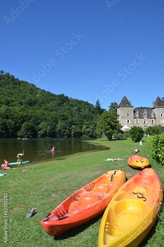 Argentat, canoës, vallée de la Dordogne photo