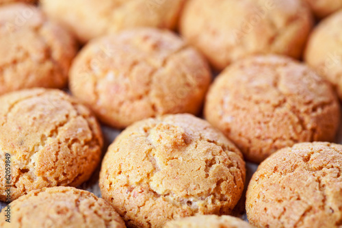 meringue almond cookies