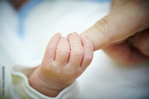 hand of newborn