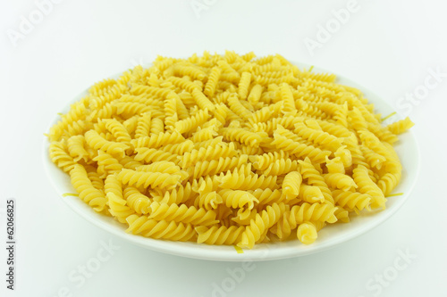 noodles on round plate