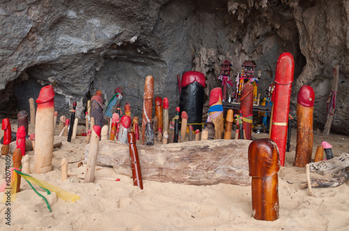 Slika na platnu Wooden phalluses in Princess cave. Railay. Thailand