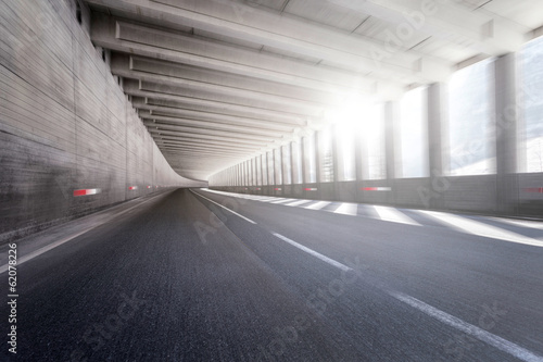 Obraz na płótnie Empty tunnel road with motion blur w salonie