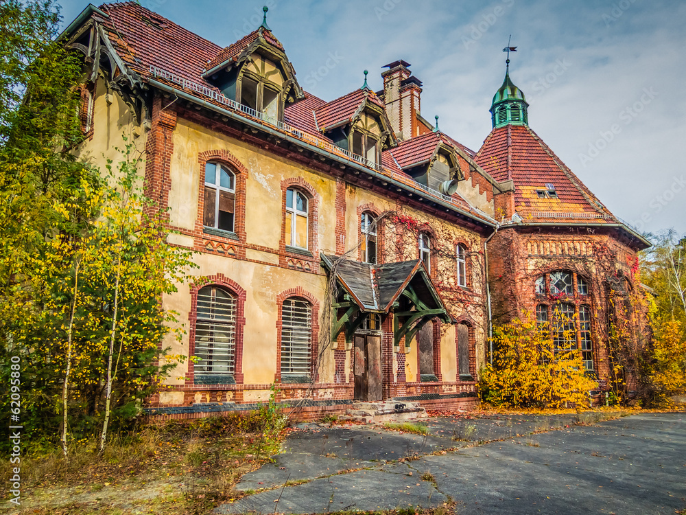 Obraz premium abandoned old building