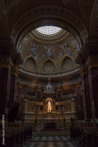 St. Stephen's Basilica in Budapest. © Javi Martin