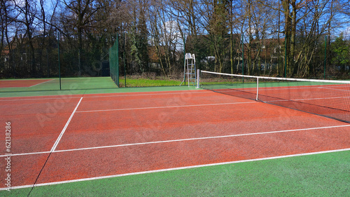 Terrain de tennis en plein air © Cyril PAPOT