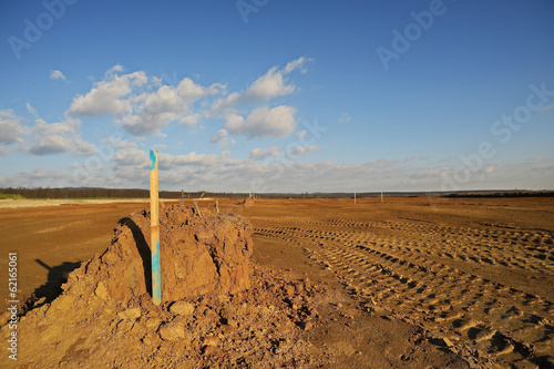 Markierung auf der Baustelle bei Straßenbau