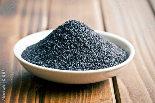 Photos poppy seed in bowl
