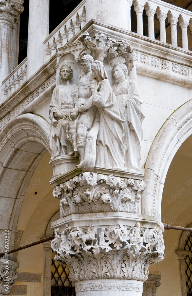 Venezia - Colonna d'angolo di Palazzo Ducale