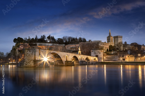 Sur le pont d'Avignon L'on y danse, l'on y danse #62170655