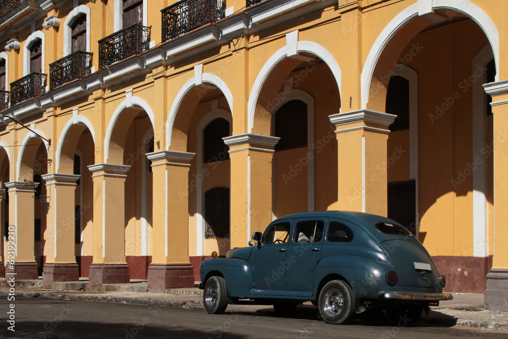 Arcades d'architecture coloniale à la Havane