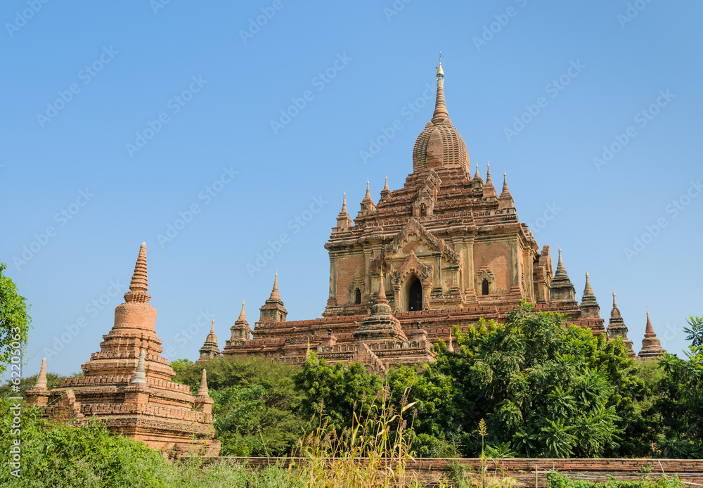 Fototapeta premium Htilominlo temple in Bagan, Myanmar