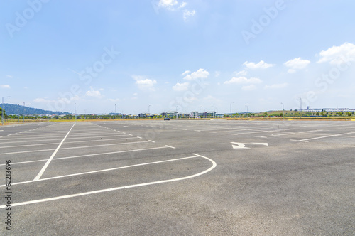 Empty parking lot with blue skies © mawardibahar