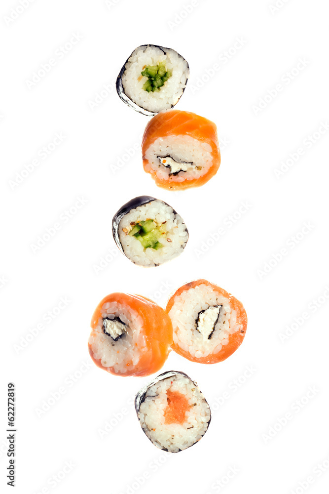 Fototapeta premium Falling sushi maki rolls