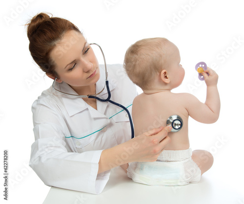 фотографія Doctor or nurse auscultating child baby patient heart with steth