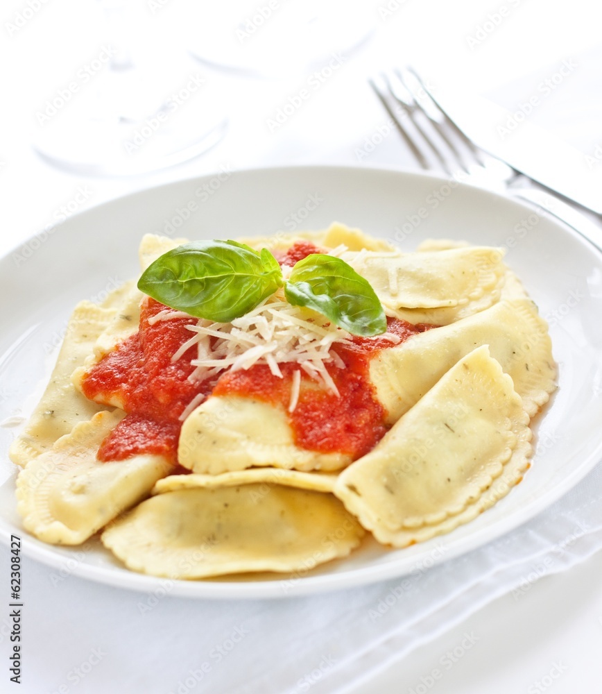 Pasta with cheese and tomato sauce