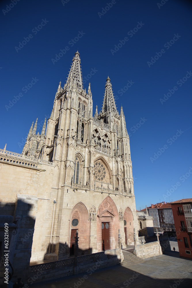 fachada principal catedral de burgos arte gotico