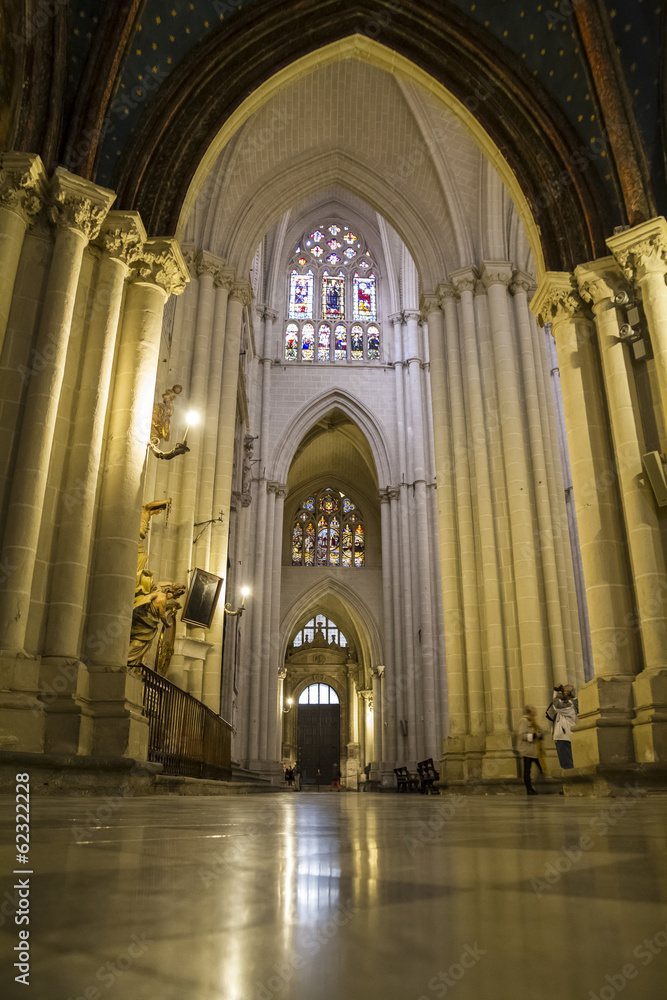 Fototapeta premium Majestic interior of the Cathedral Toledo, Spain. Declared World