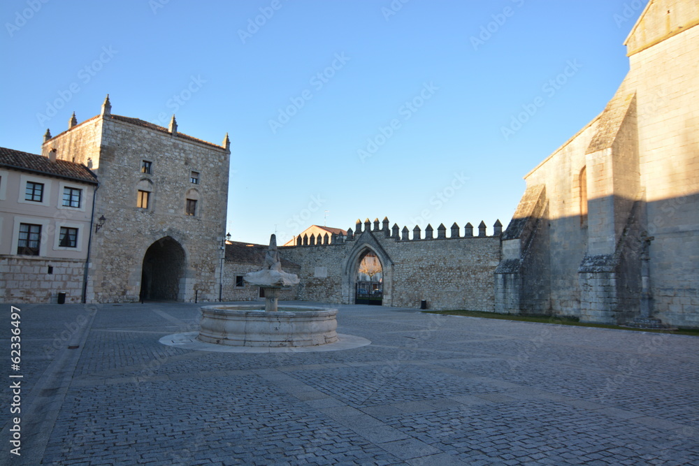 Patio de armas en monasterio de Las Huelgas en Burgos, España
