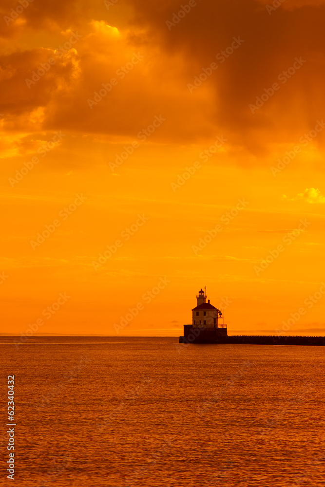 Obraz premium Wisconsin Point Lighthouse Sunrise