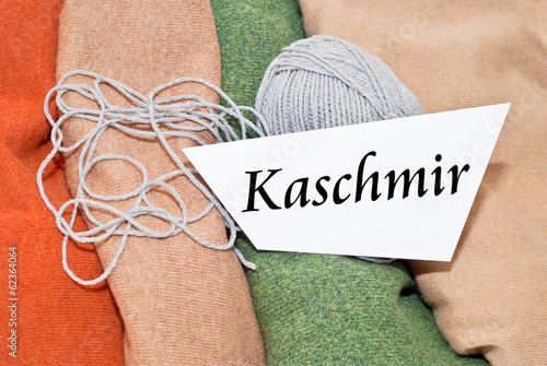 Kaschmir-Wolle mit Schild photo