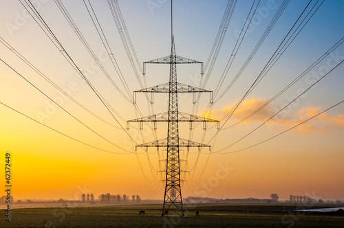 0100 Hochspannungsleitungen