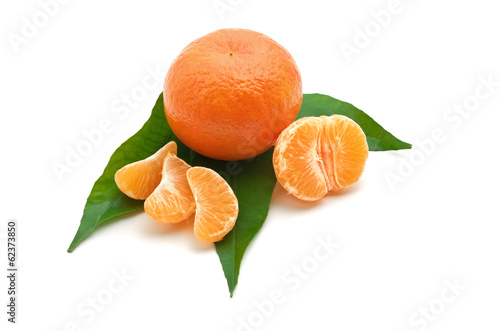 Fototapeta Naklejka Na Ścianę i Meble -  Isolated tangerine
