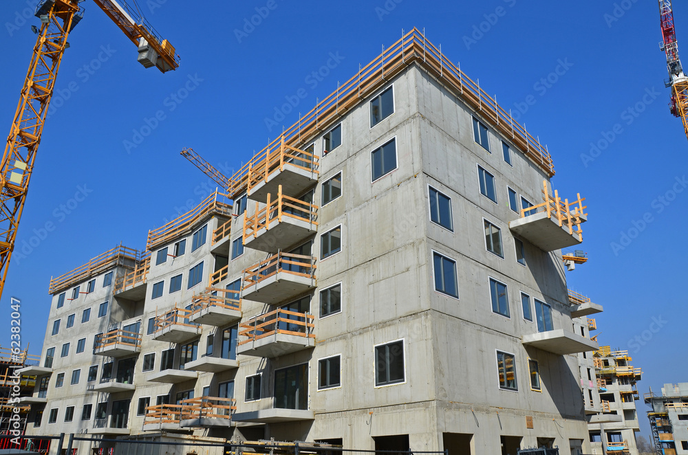 baustelle mit kran