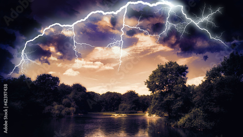 Lightning showdown © satori