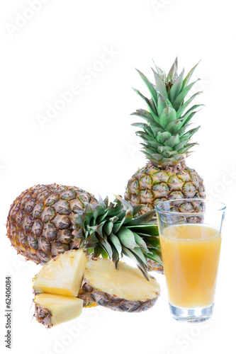Ananassaft mit Ananas Frucht