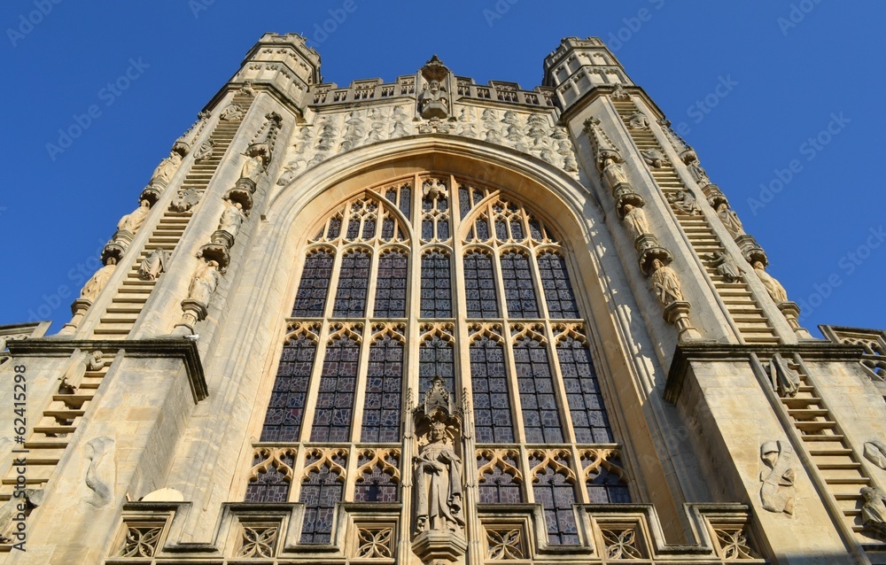 Fototapeta premium Facade from Bath cathedral and blue sky