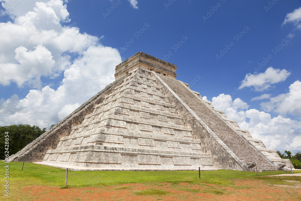 Mayan Ruin - Chichen Itza, Mexico Mayan Ruin - Chichen Itza, Mexico