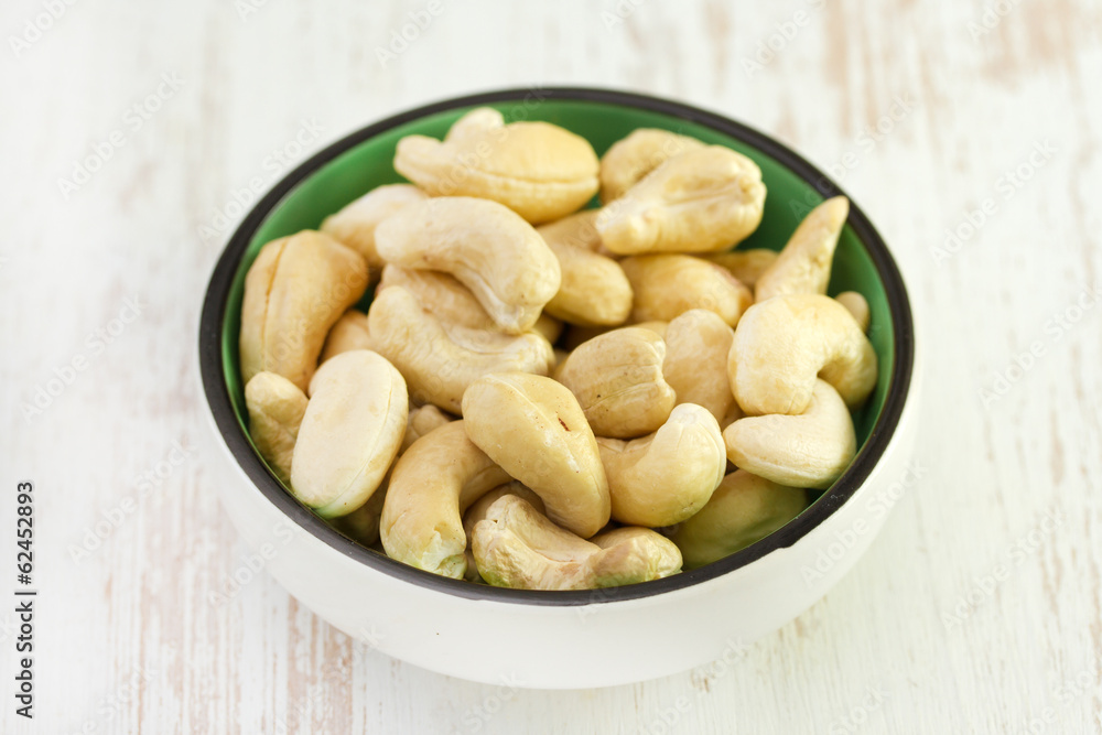cashew in bowl cashew in bowl