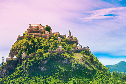 Foto Hochosterwitz castle mountain in Austria
