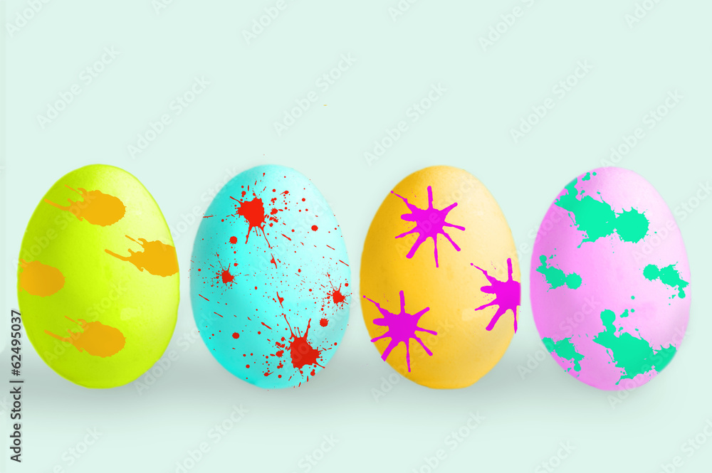 CUATRO HUEVOS DE PASCUA CUATRO HUEVOS DE PASCUA