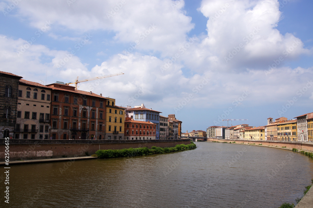 Fleuve Arno traversant Pise