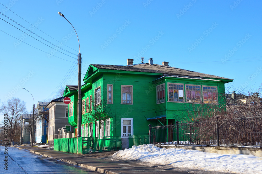 Старинные купеческие особняки на улице Ленинградская в Вологде