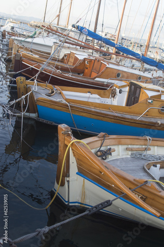Piccole imbarcazioni in legno © jazz4ev