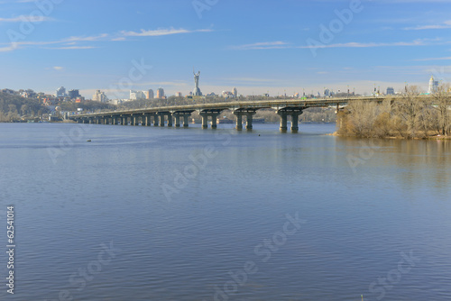 Вид на мост Патона в Киеве