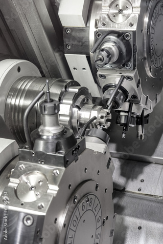 Drehbank, CNC-Fräse