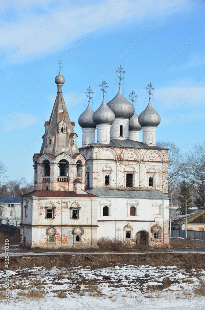 Церковь Иоана Златоуста в Вологде ранней весной Церковь Иоана Златоуста в Вологде ранней весной