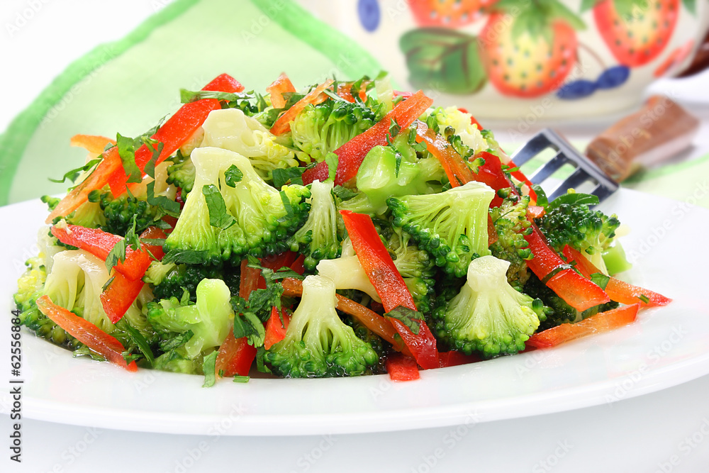 Salad with broccoli and paprika Salad with broccoli and paprika