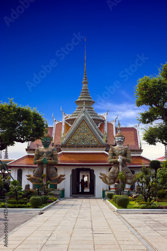 Arun temple in Bangkok © nbriam