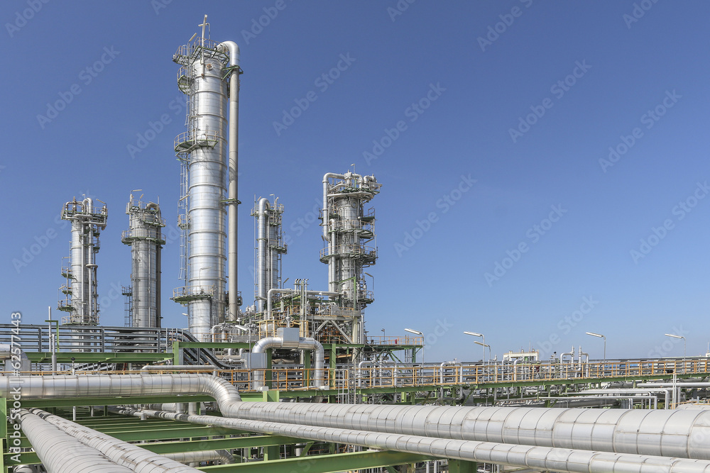 Obraz premium Oil and chemical plant