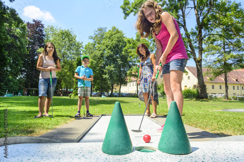 Minigolf spielen