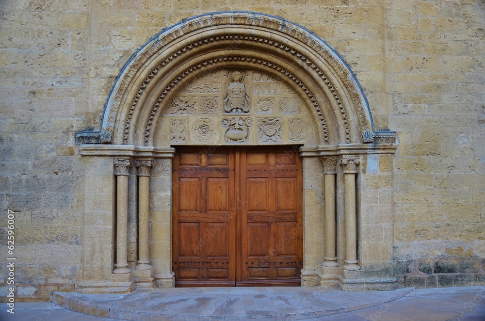 SALON DE PROVENCE : Portail de l'église St Michel