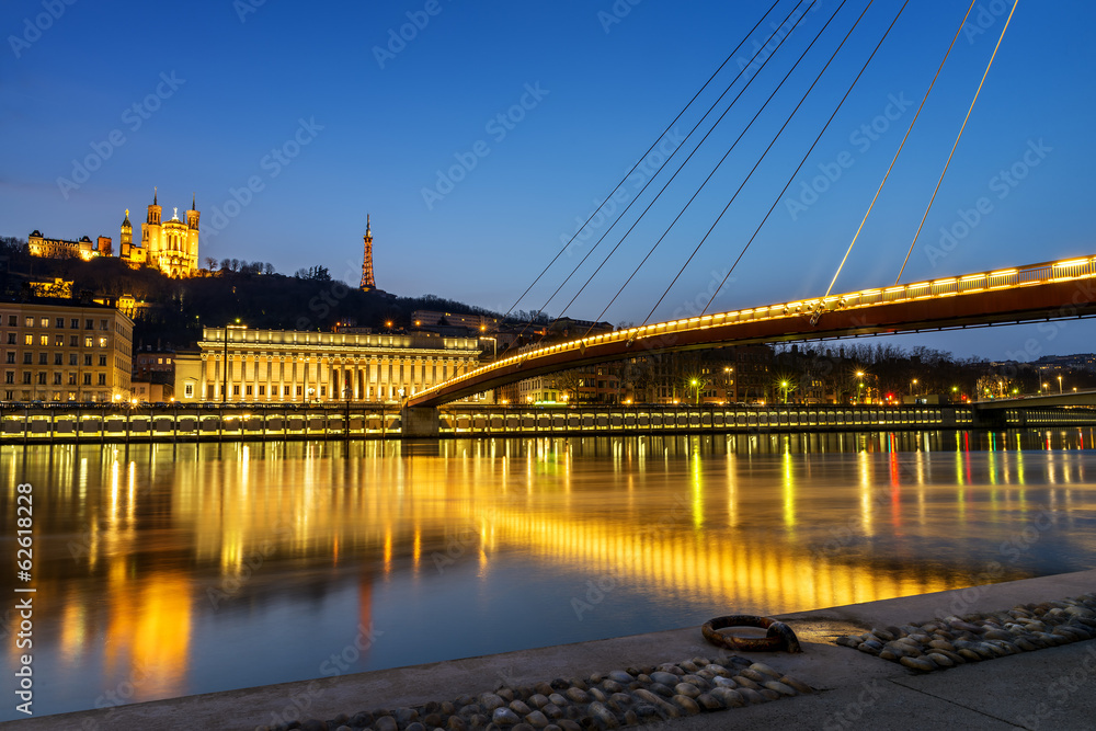 Fototapeta premium Lyon blue hour